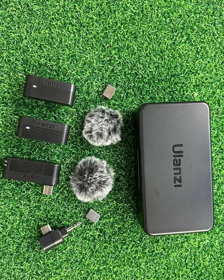 Ulanzi A100 Wireless Lavalier Microphone